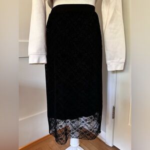 Kenzie XS stretch lace overlay skirt. Elastic waist, lined. Pull on styling